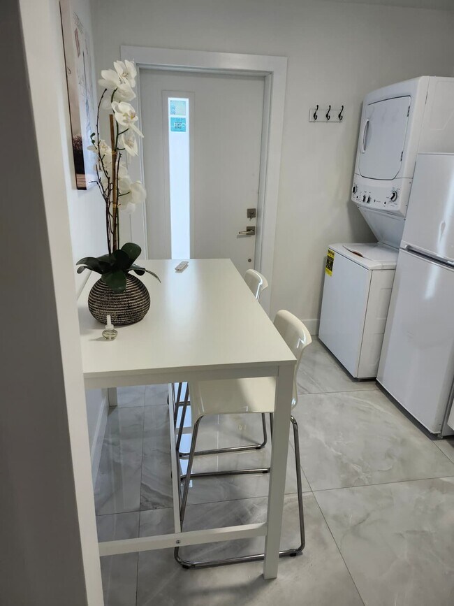 Foto del edificio - 1901 NW 93rd Ave