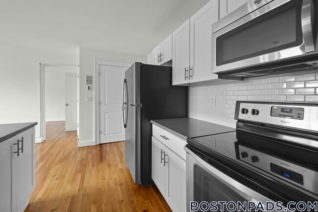 Building Photo - 134 Summer St