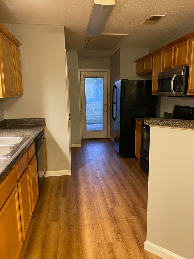 Kitchen - 1478 Estacada Way