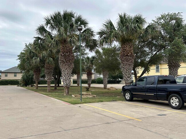Foto del edificio - 1000 Ranchway Dr
