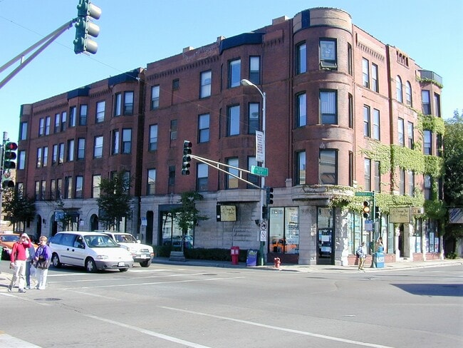 Building Facade - 777 W Diversey Pkwy
