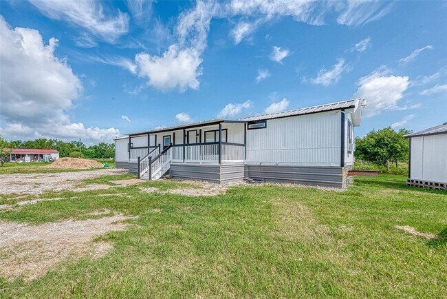 Foto del edificio - 8240 Bullard Rd