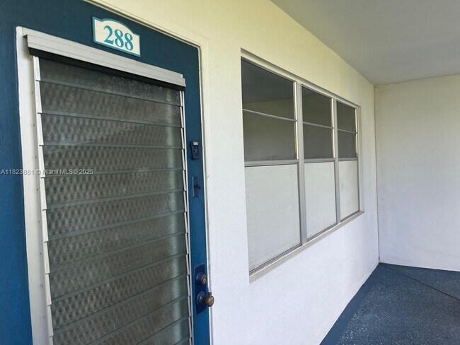 Building Photo - 288 North Dr