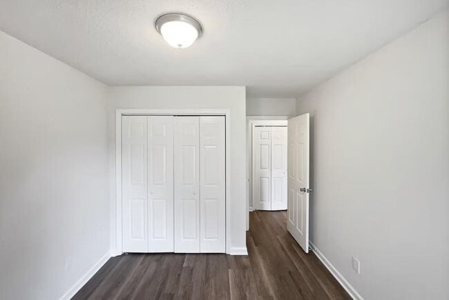 Building Photo - 6810 Ironwood Cir