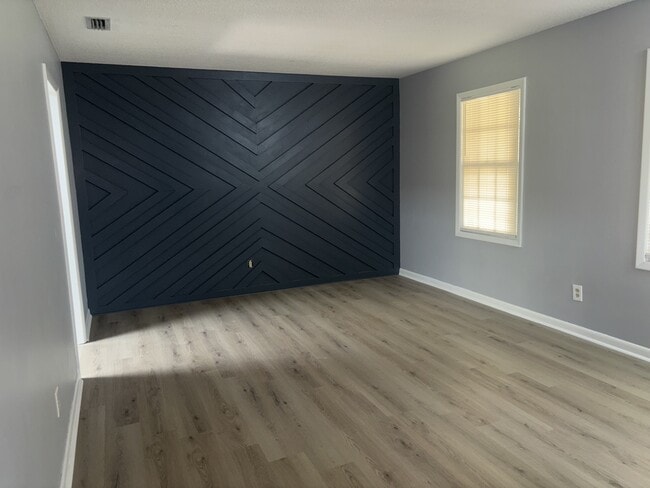 Building Photo - 2613 Quincy Cir