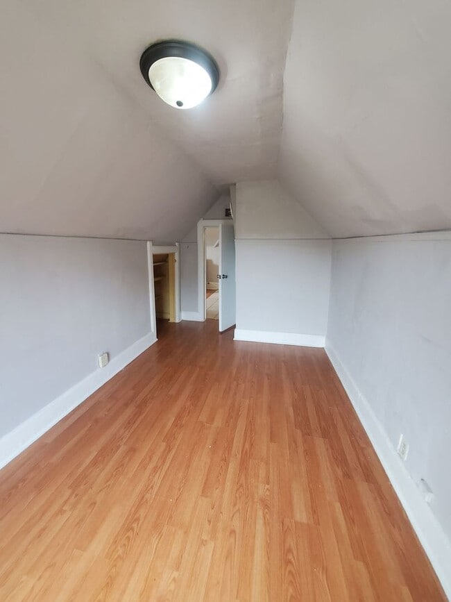 Building Photo - 2857 N Hubbard St