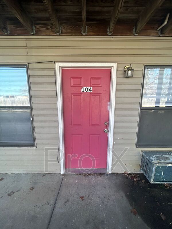 Photo - 1706 S Powell St Apartment