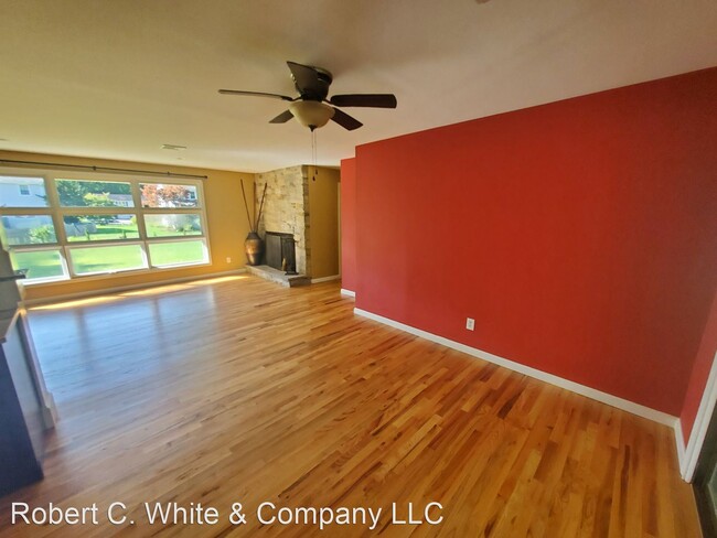 Building Photo - 3 br, 1.5 bath House - 156 Opal Drive