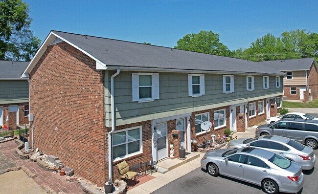 Building Photo - Cozy Greensboro Homes with Modern Amenitie...