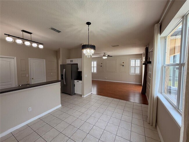 Building Photo - 260 Blue Jay Way