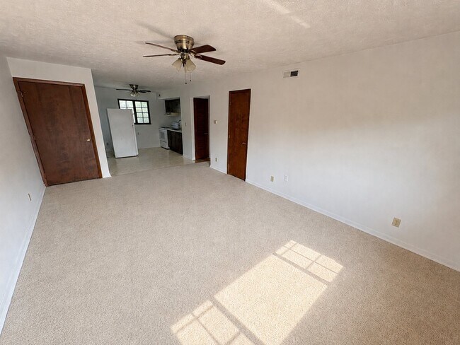 Building Photo - 10502 County Rd 107