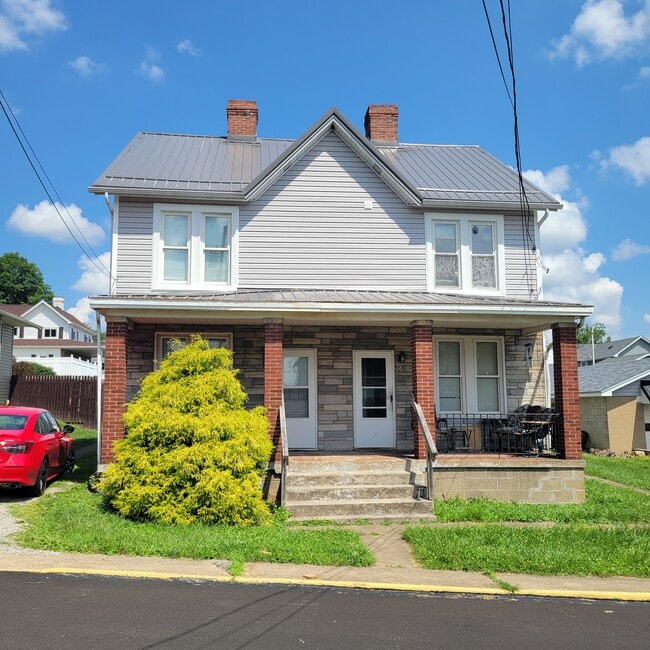 Building Photo - 205 Jobes St
