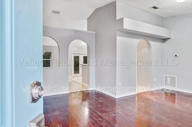 Foto del edificio - 13002 Viburnum Dr S