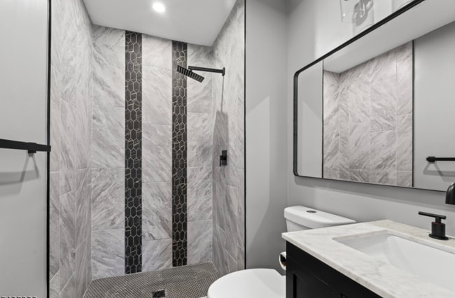 Building Photo - 243 Penns Way