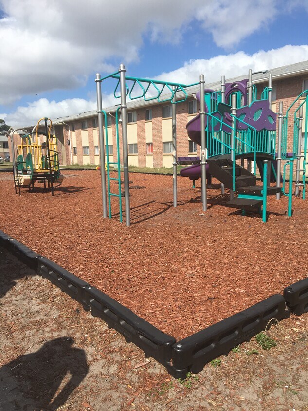Foto del edificio - Jernigan Gardens Apartments