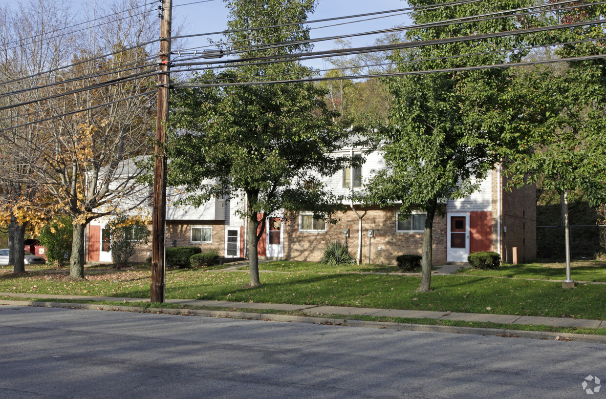 Building Photo - Brightwood Manor