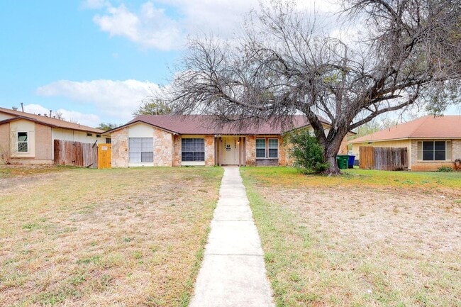 Foto del edificio - 7205 Timbercreek Dr