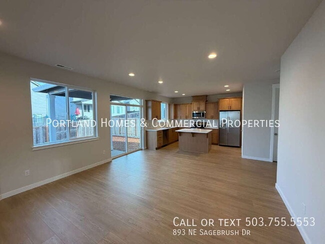 Foto del edificio - 893 NE Sagebrush Dr