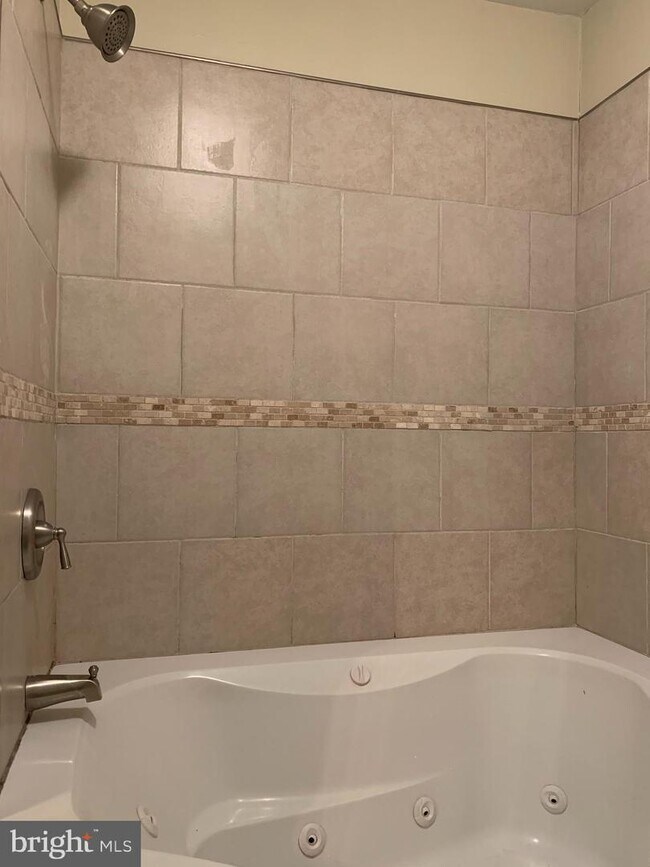 Building Photo - 2152 E Dauphin St