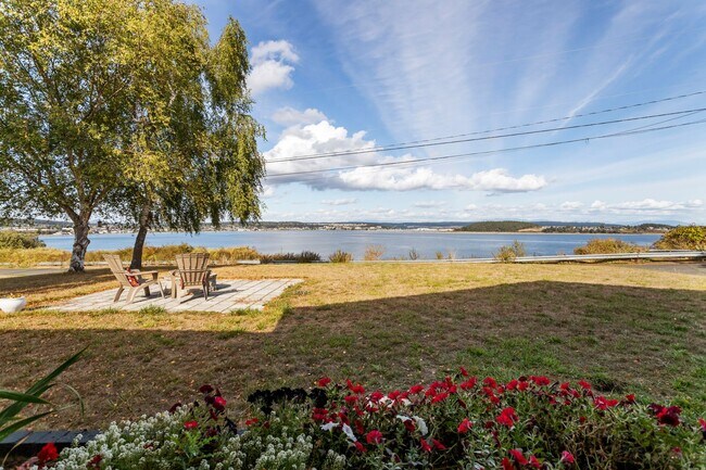 Foto del edificio - Spectacular View - 3bd/2ba - Custom Remodel - Group and Pet Friendly