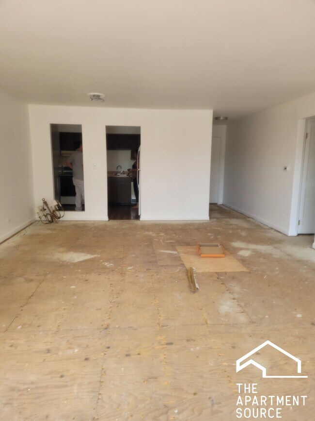 Building Photo - 5000 Carriage Way Dr