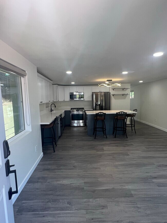 Foto del edificio - 214 E Park Ave