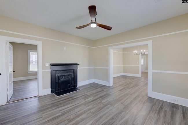 Foto del edificio - 3012 Rosewood Dr