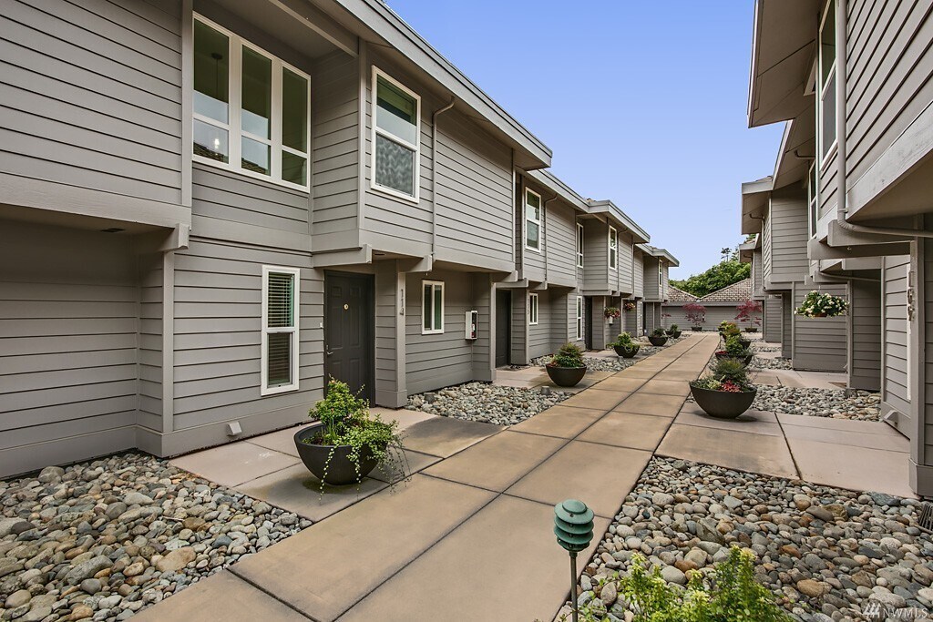 10015 NE 12th St, Bellevue, WA 98004 Townhome Rentals in Bellevue WA