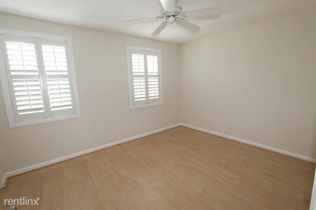 Building Photo - 2 br, 2.5 bath Townhome - 942 Kokomo Key Ln