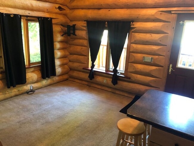 Foto del edificio - Century 21 Gold Rush - 1bed/1bath cabin (2...