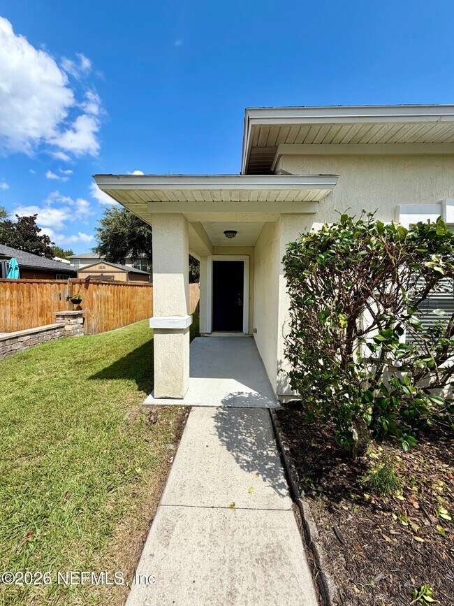 Building Photo - 230 Cezanne Cir
