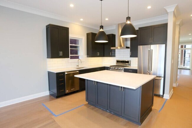 Foto del edificio - 2319 N Southport Ave