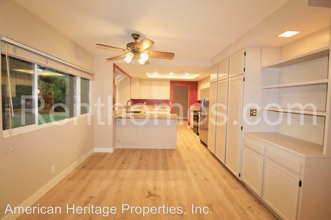 Building Photo - 3 br, 3 bath House - 1410 Vanessa Circle
