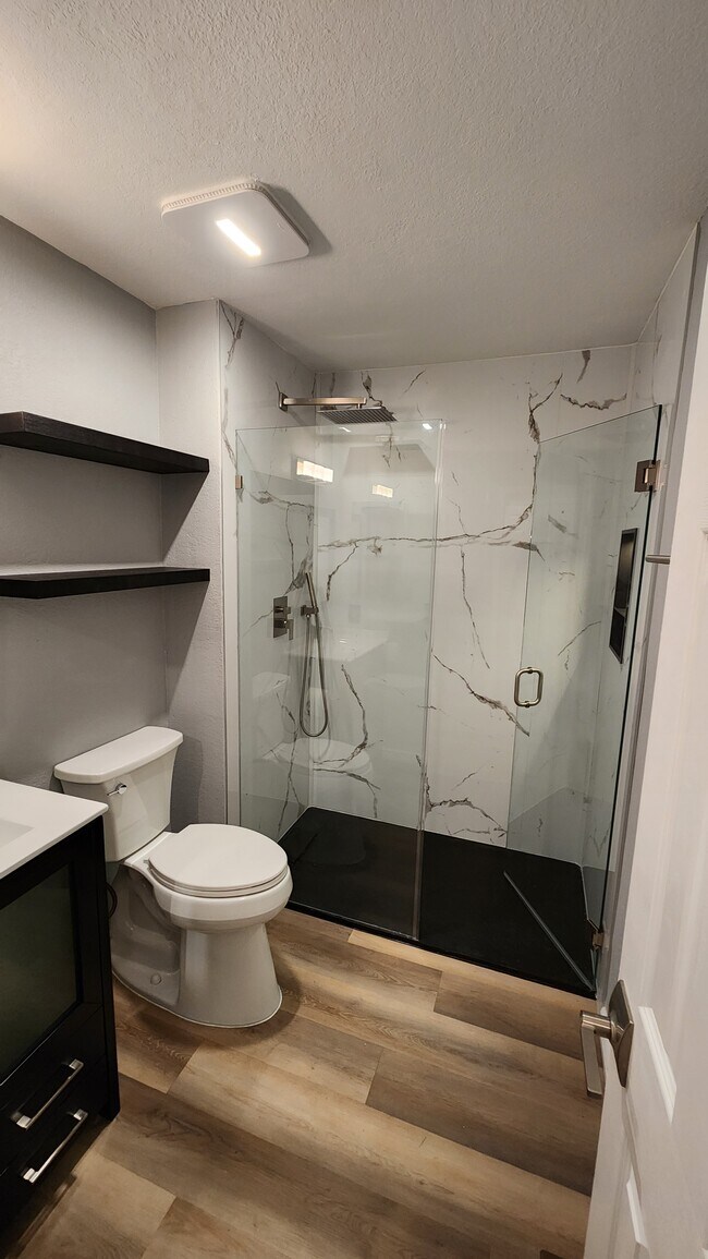 Building Photo - 2605 N Pinon Ridge Dr