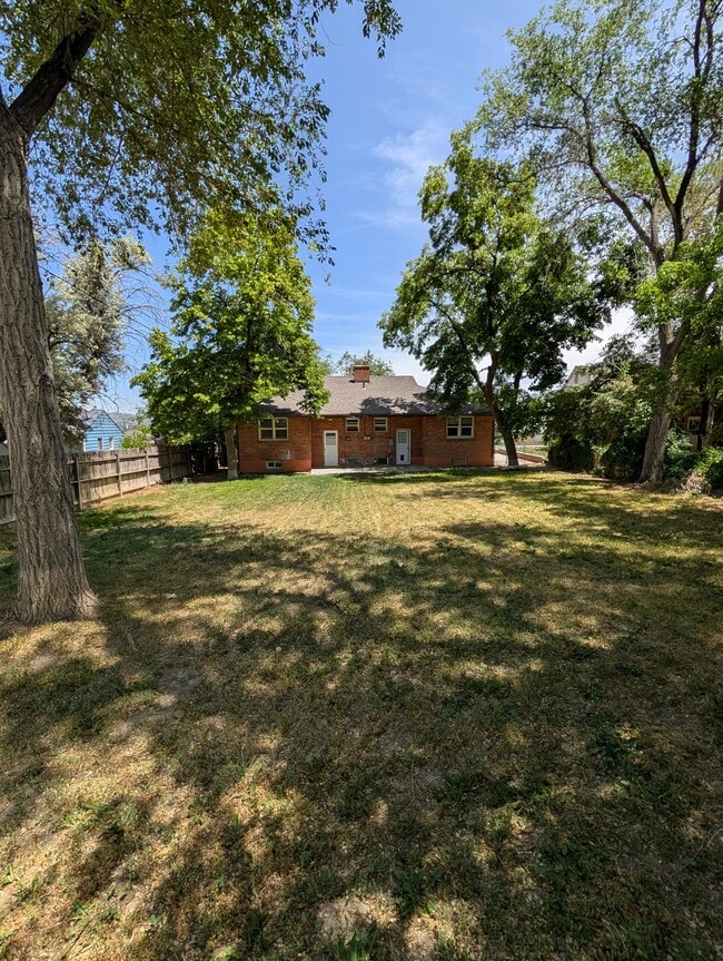 Building Photo - 43 Toponce Dr