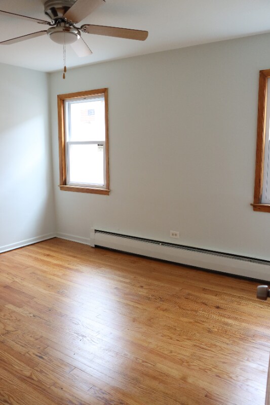 Building Photo - 6322 W Belmont Ave