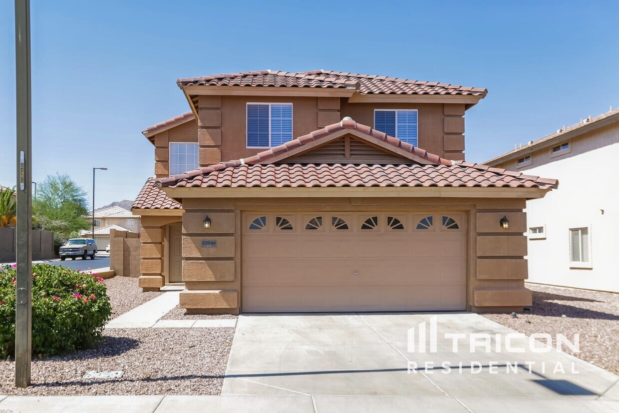 Foto principal - 22040 W Gardenia Dr