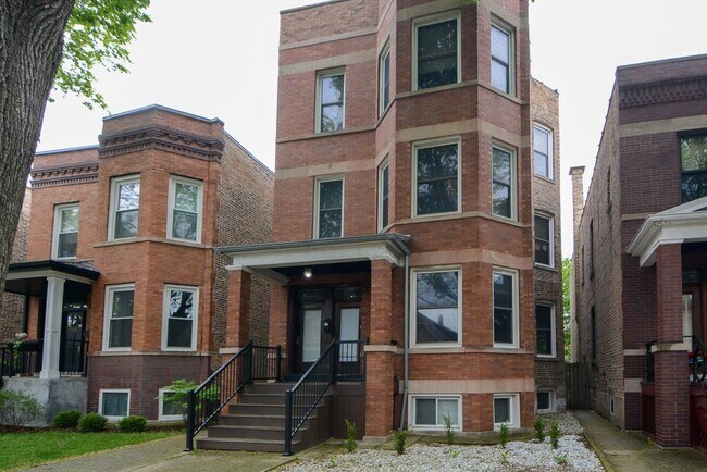 Foto del edificio - 3521 N Bell Ave