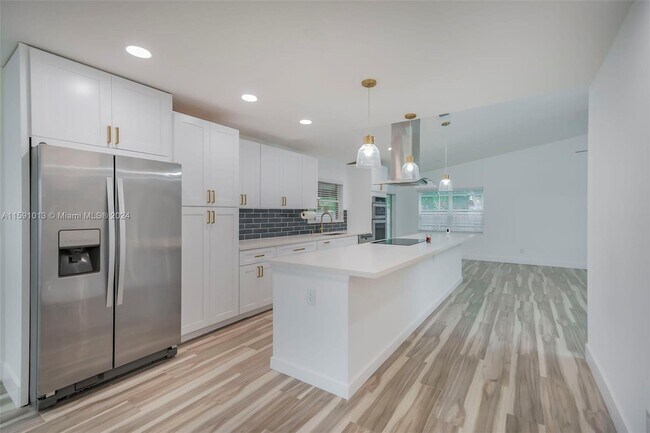 Building Photo - 6955 Northwest 18th Street Apt #6955, Marg...