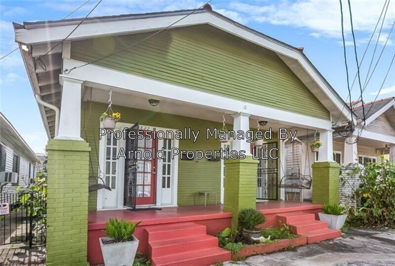 Primary Photo - 3820 Royal St