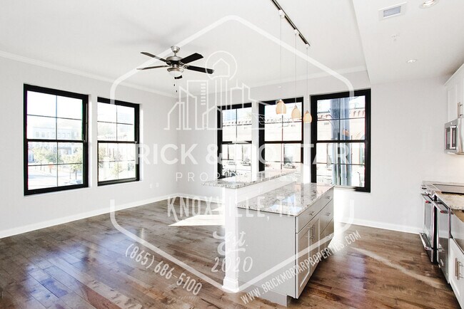 Building Photo - 115 Willow Ave