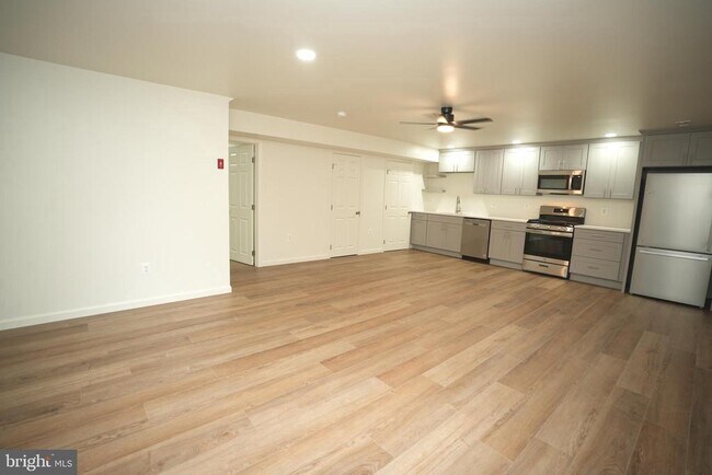 Foto del edificio - 22271 Goldenrod Dr