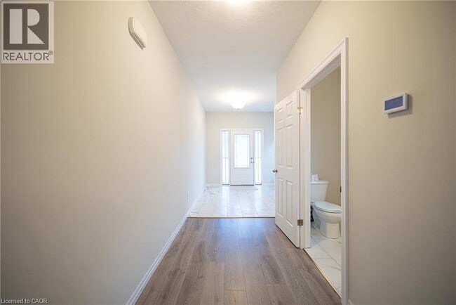 Building Photo - 14 Tamarack Way