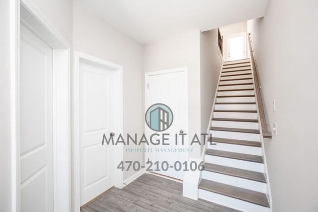 Building Photo - Elegant 3 Bedroom townhome in City of Bufo...
