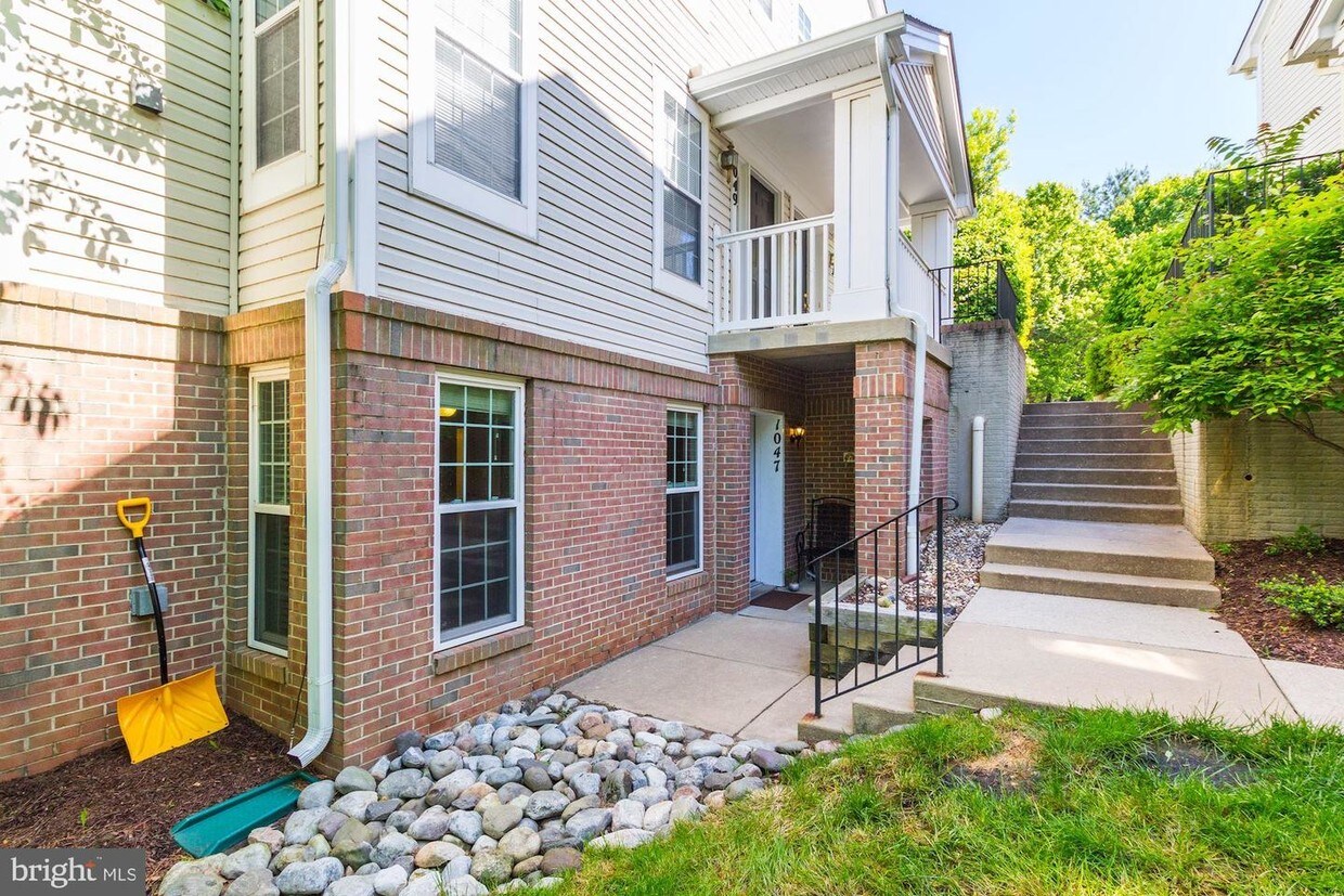 Foto principal - 1047 Hillside Lake Terrace