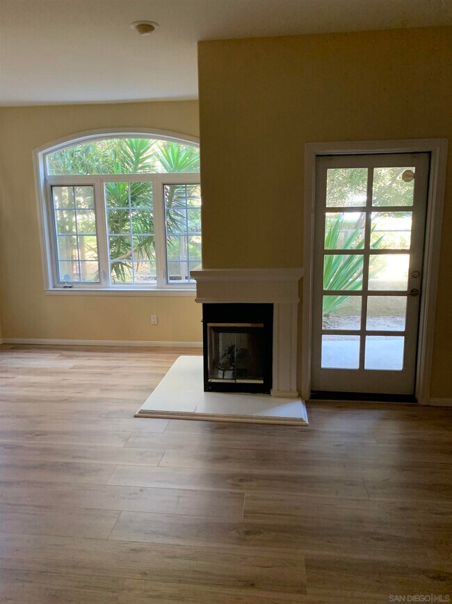 Building Photo - 2834 Torrey Pines Rd