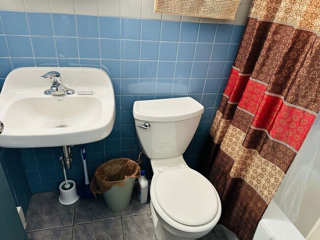 Foto del edificio - Furnished Studio Near Hospitals with Cable TV and Free Laundry