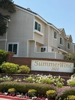 Building Photo - 2800 Plaza del Amo
