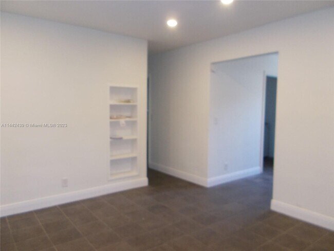 Foto del edificio - 621 SW 6th Terrace
