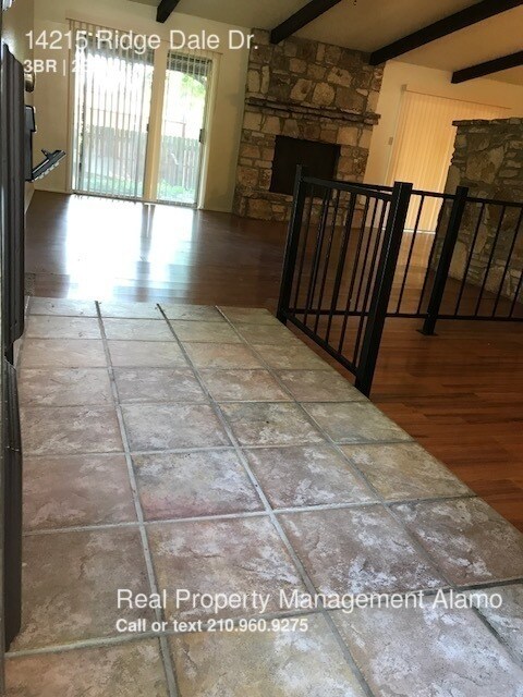 Building Photo - 14215 Ridge Dale Dr